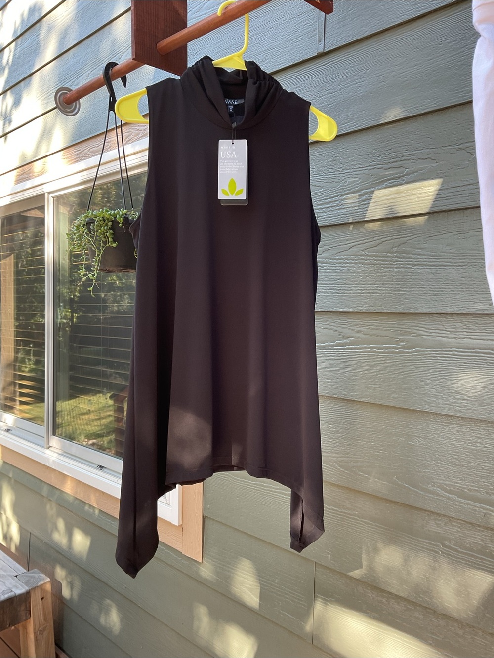 Women's Sleeveless Hooded Tunic Tank - Black